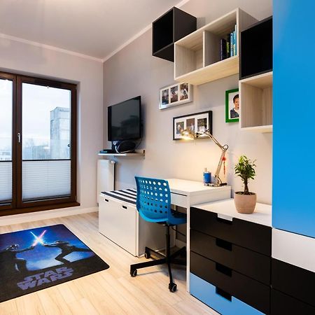 Elegant Business Accommodation With Parking - By Upstairs Красков Екстериор снимка
