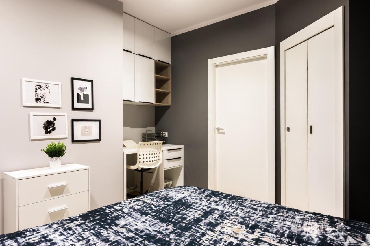 Elegant Business Accommodation With Parking - By Upstairs Красков Екстериор снимка